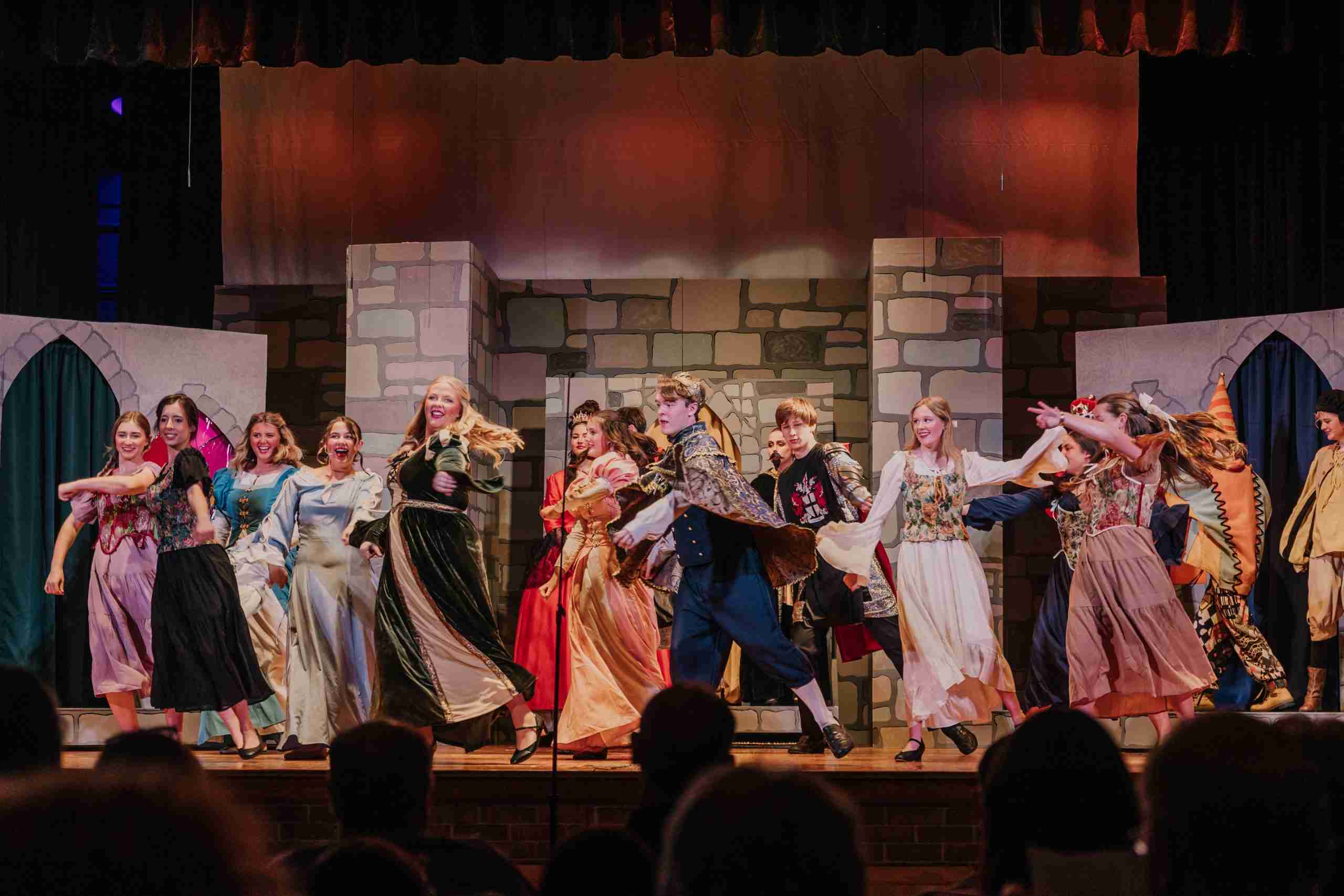 2025-us-musical-once-upon-a-mattress-145